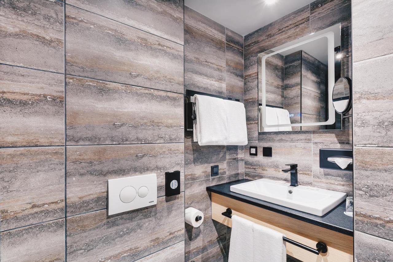 Iq Hotel Київ Екстер'єр фото