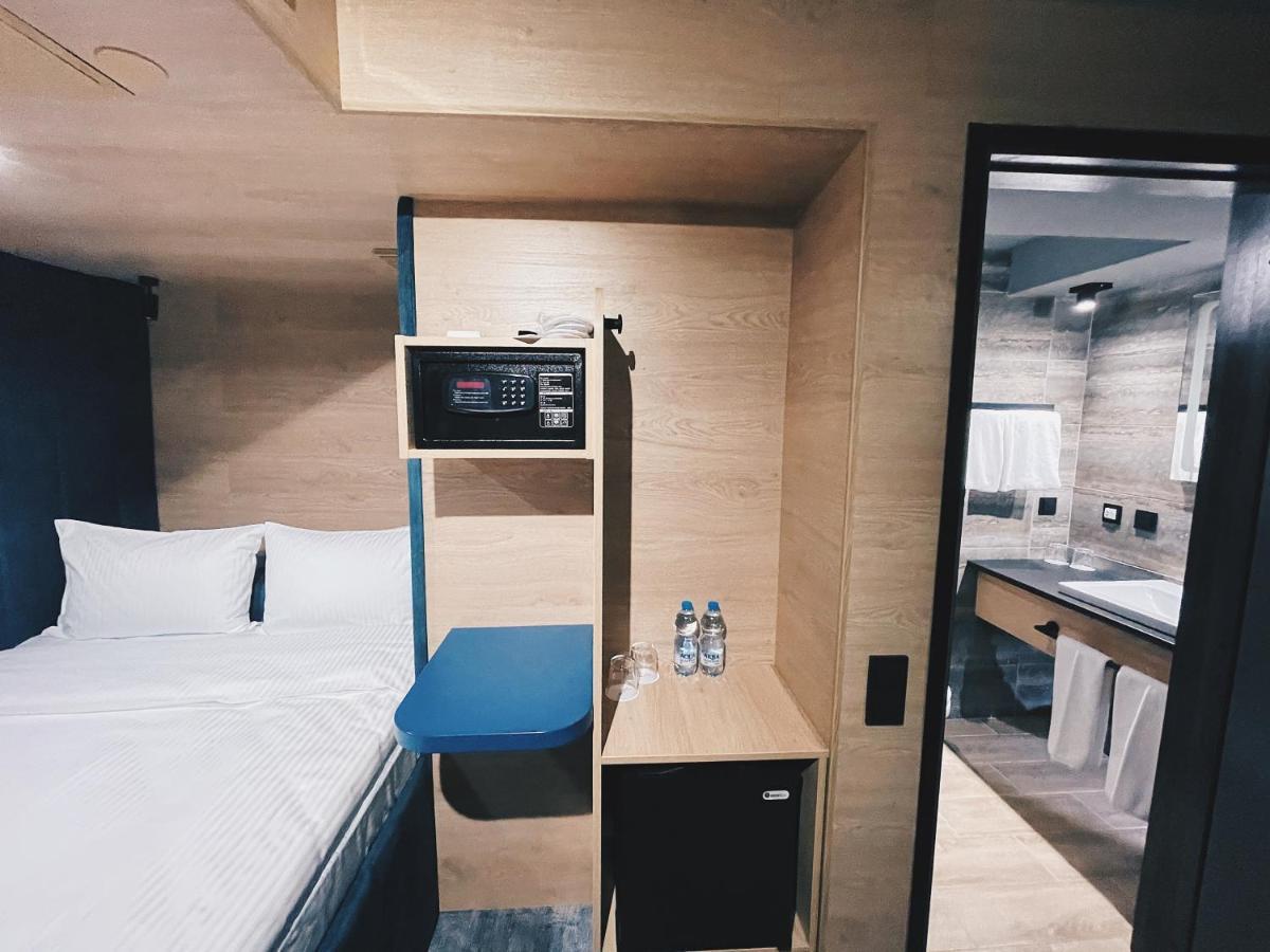 Iq Hotel Київ Екстер'єр фото