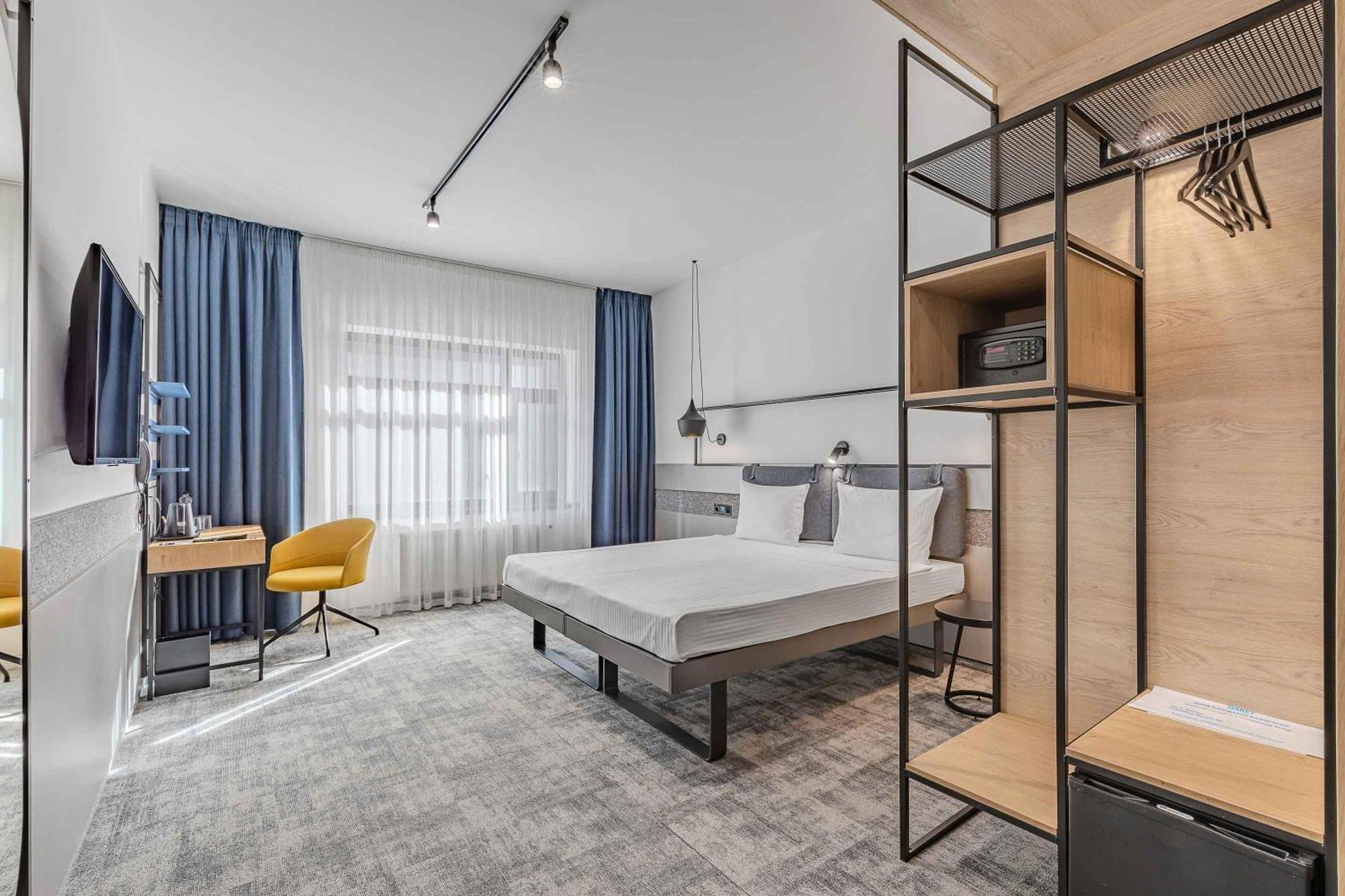 Iq Hotel Київ Екстер'єр фото