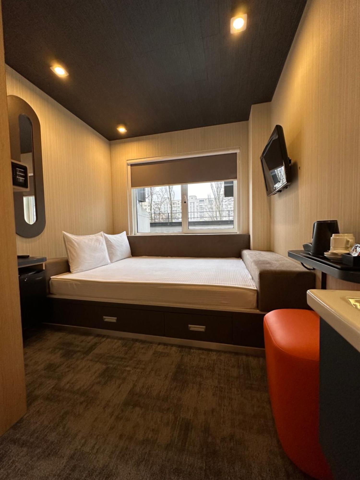 Iq Hotel Київ Екстер'єр фото
